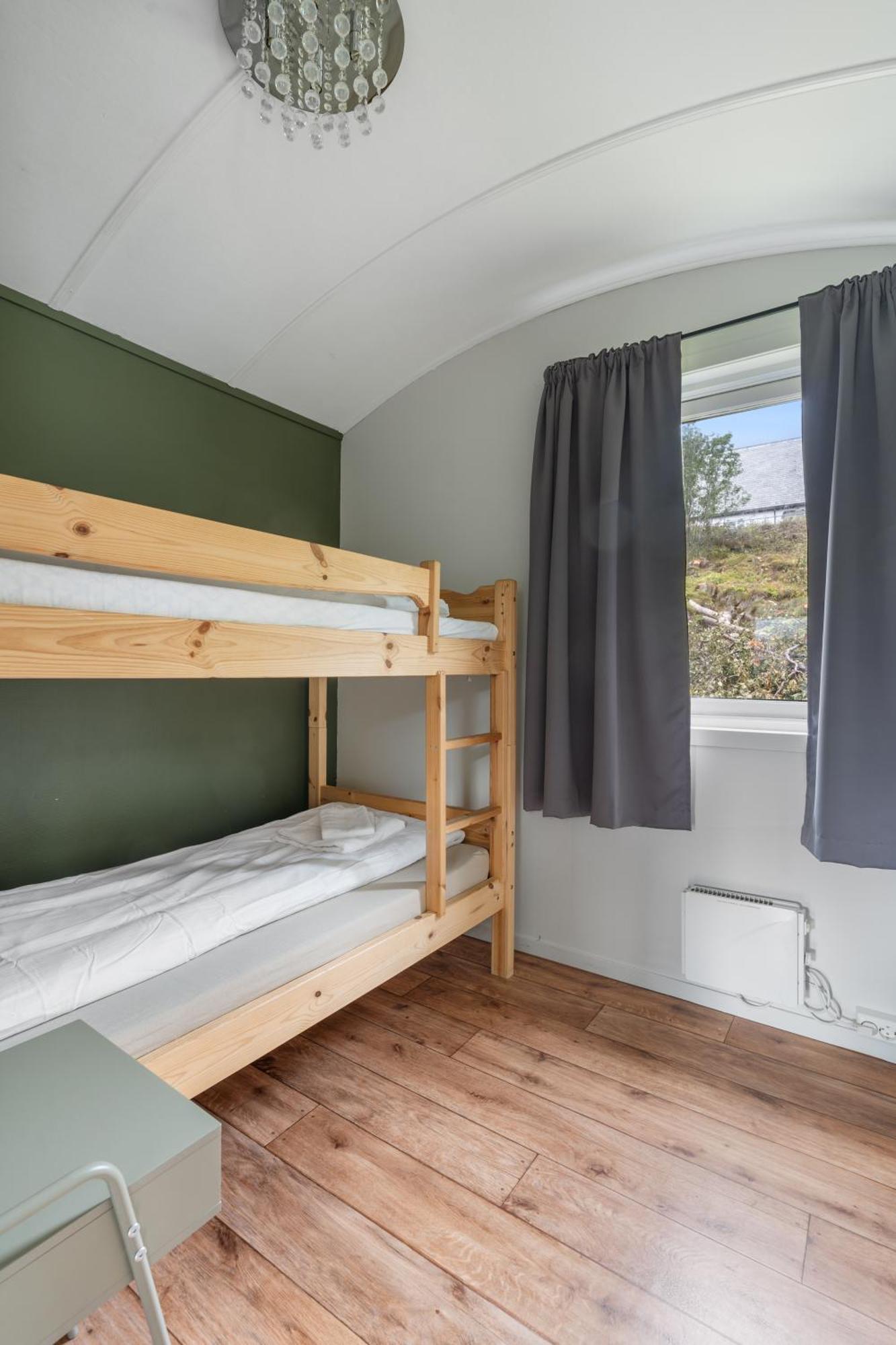 Skagi Bed & Lodge Skaland Экстерьер фото